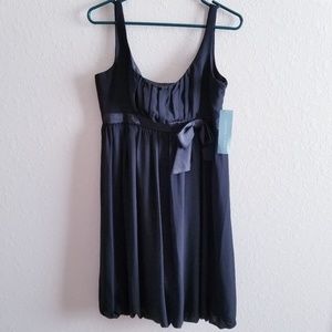 London Times Black Pleated Sleeveless Dress